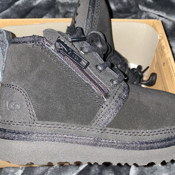 UGG - Picture 4 of 8